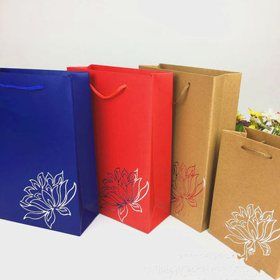 กระเป๋าช้อปปิ้งกระดาษครัฟท์ที่มิตรต่อสิ่งแวดล้อม โลโก้พิมพ์สําหรับร้านค้า / ซุปเปอร์มาร์เก็ต